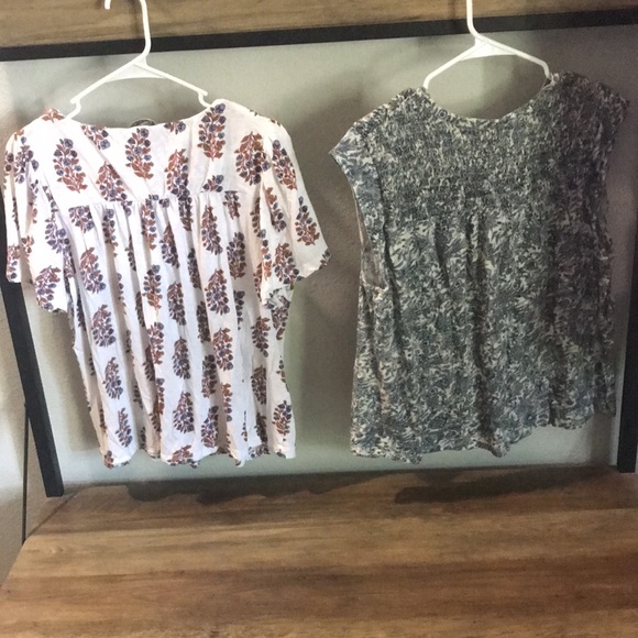 Set of 2 Lucky Brand Tees - Picture 6 of 6